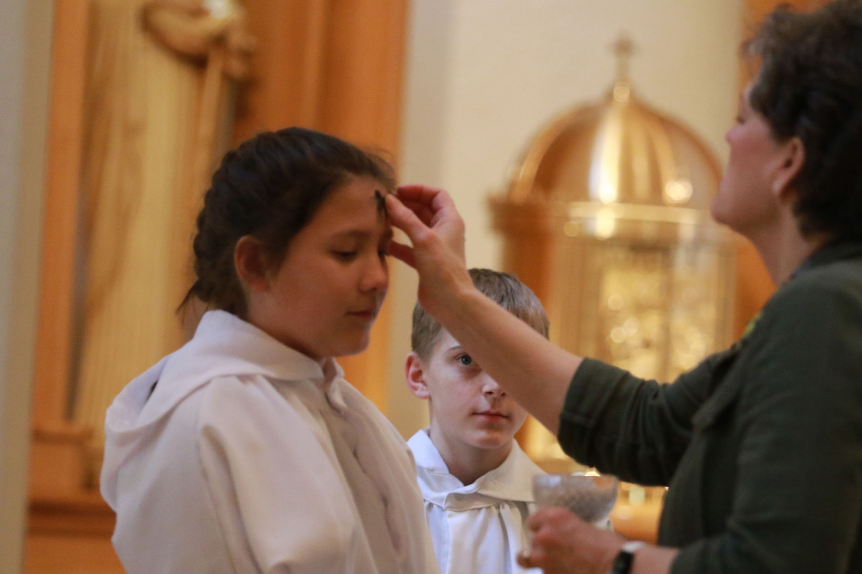 PHOTOS- Ash Wednesday noon service St. Agnes 20200226813.jpg